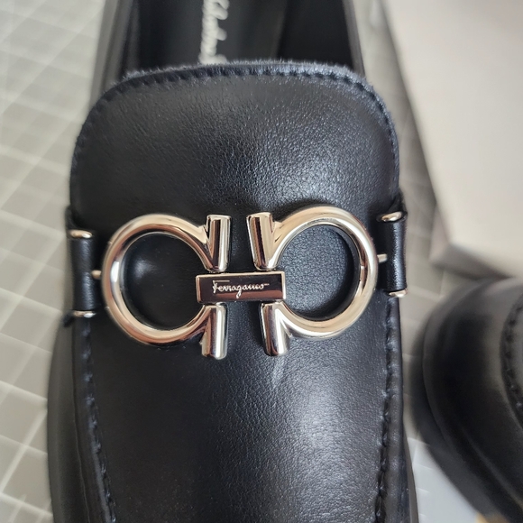 Ferragamo Rolo heel - Picture 4 of 11